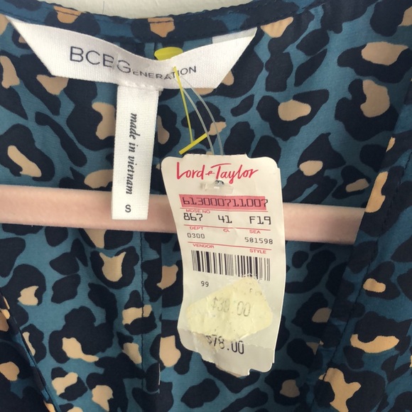 BCBGeneration leopard print bell sleeve wrap blouse size small - Picture 7 of 11